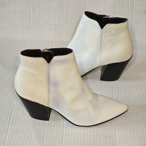 DOLCE VITA Aden Bootie White Women’s Size 6 Leather Almond Toe Heel